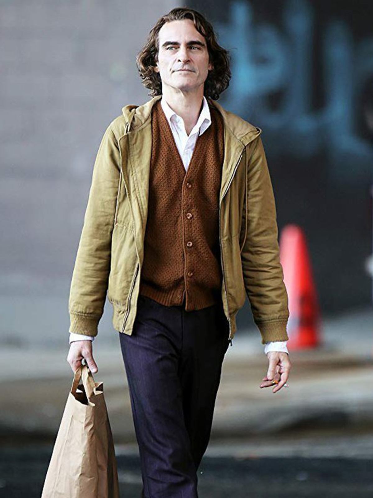 Joaquin-Phoenix-Cotton-Jacket-in-Joker.jpg