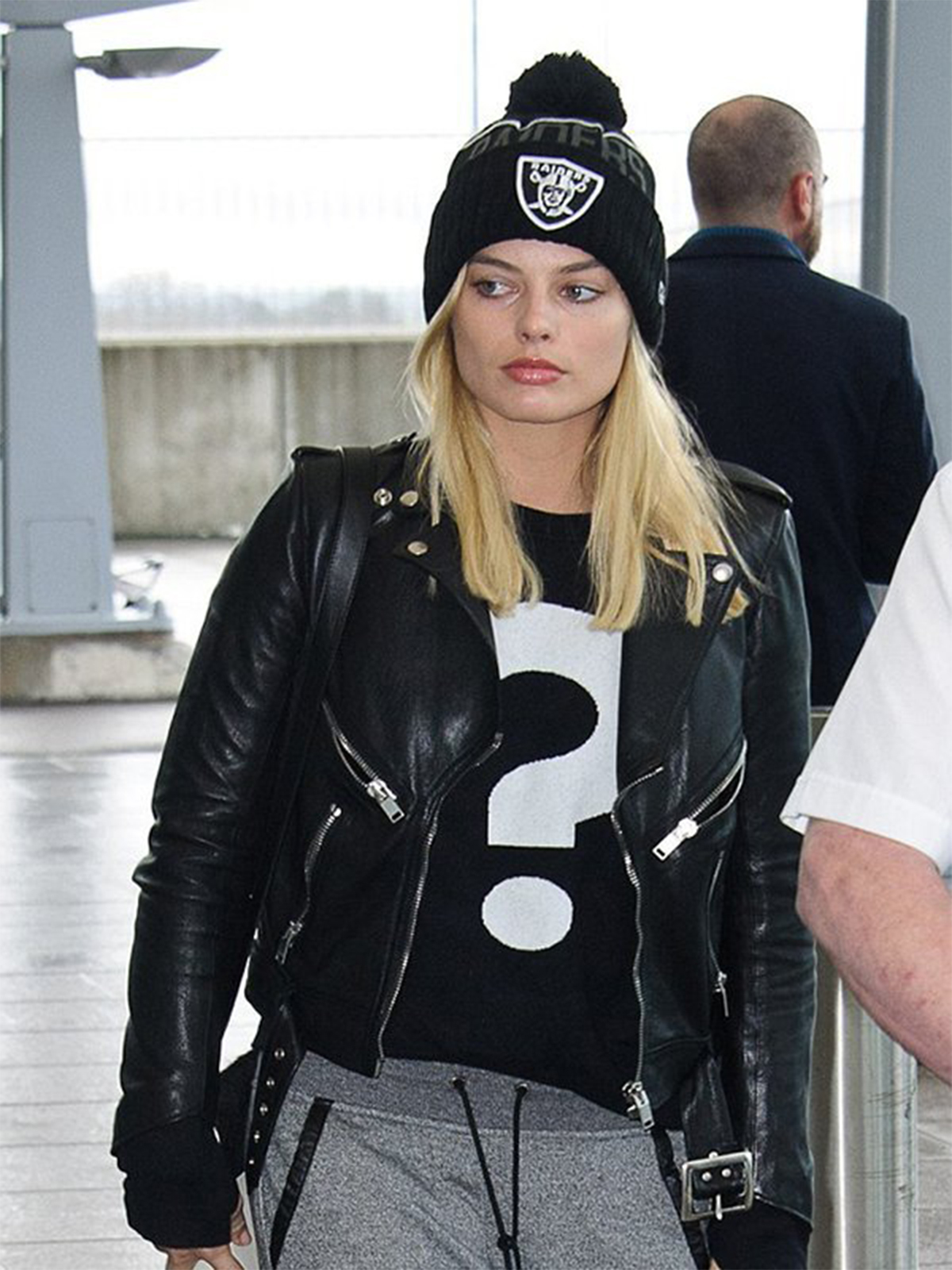 Stylish Margot Robbie London Airport Jacket